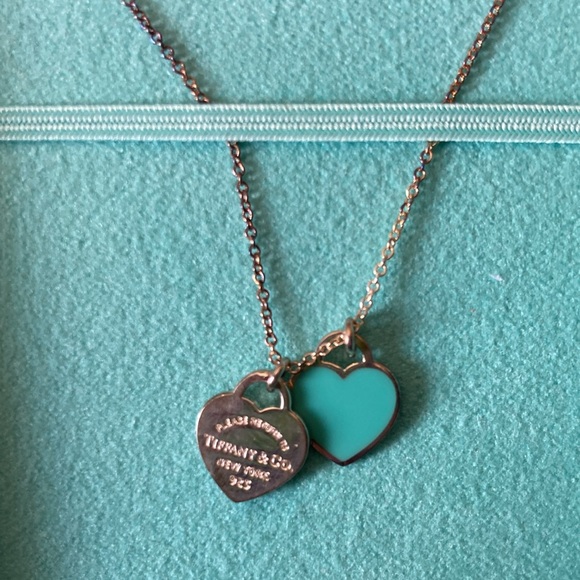 Tiffany&co sterling silver double heart pendant w/chain - Picture 4 of 4